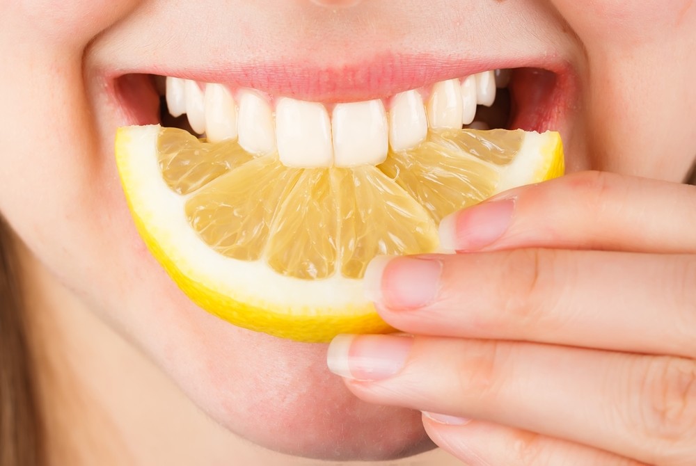 Витамины для укрепления зубов – природные источники и готовые комплексы